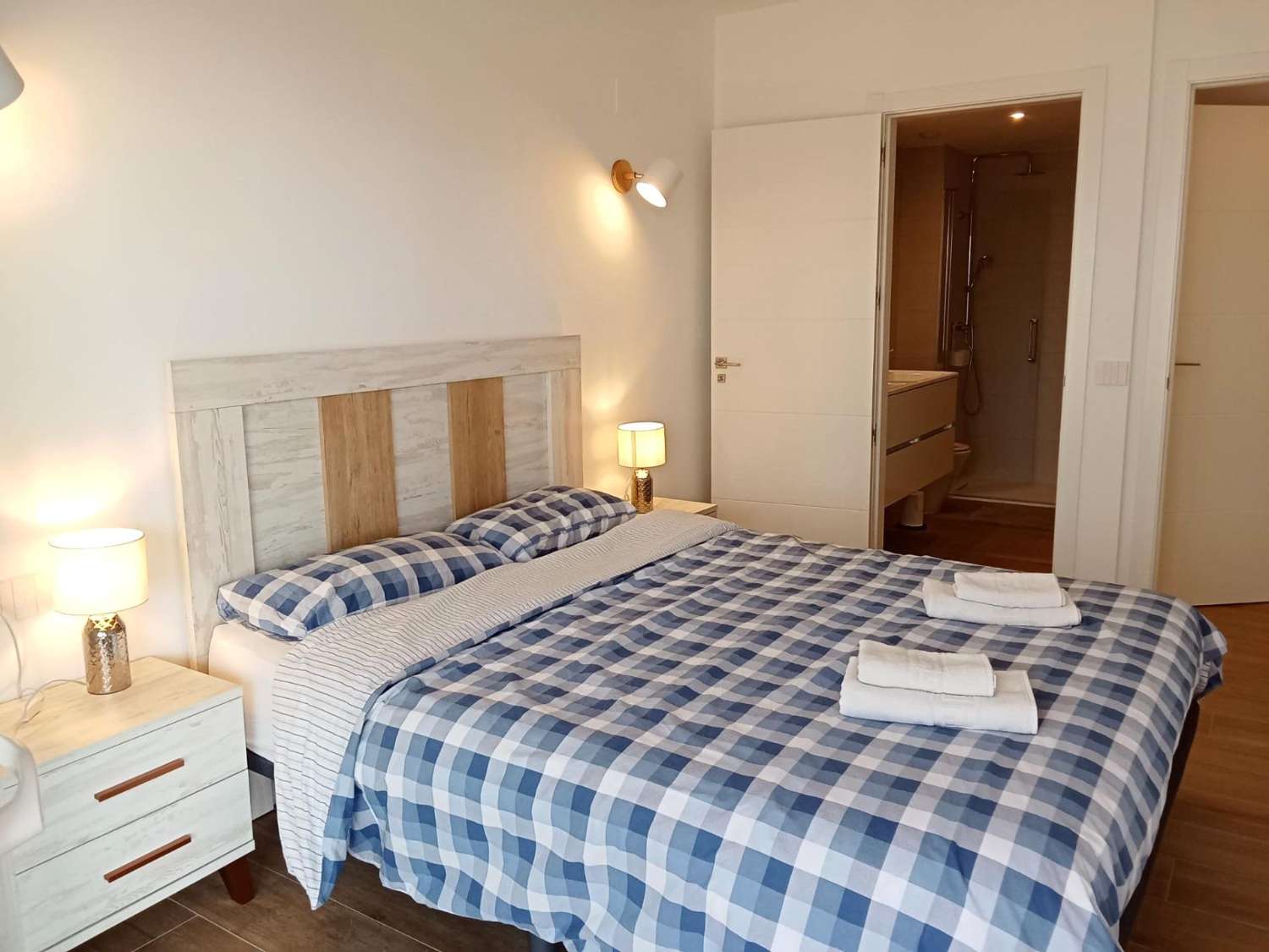 EXCLUSIVO APARTAMENTO EN PLANTA BAJA CON AMPLIO JARDÍN PRIVADO A PASOS DEL MAR EN PUNTA PRIMA