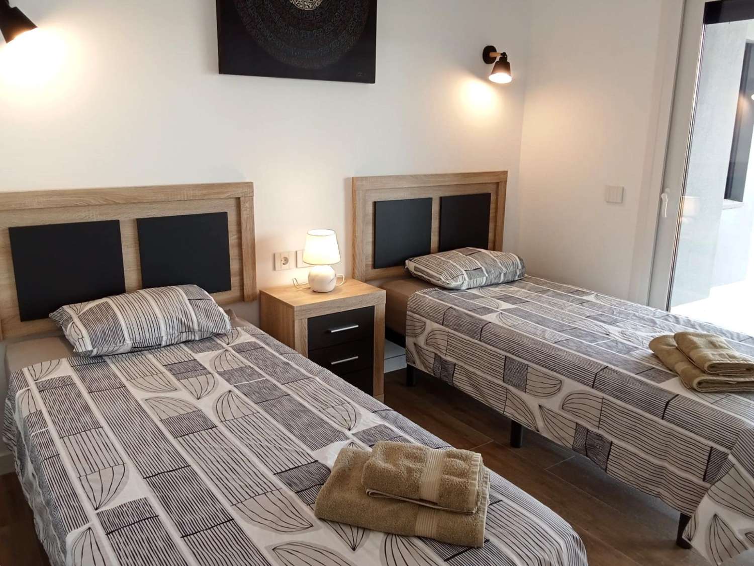 EXCLUSIVO APARTAMENTO EN PLANTA BAJA CON AMPLIO JARDÍN PRIVADO A PASOS DEL MAR EN PUNTA PRIMA