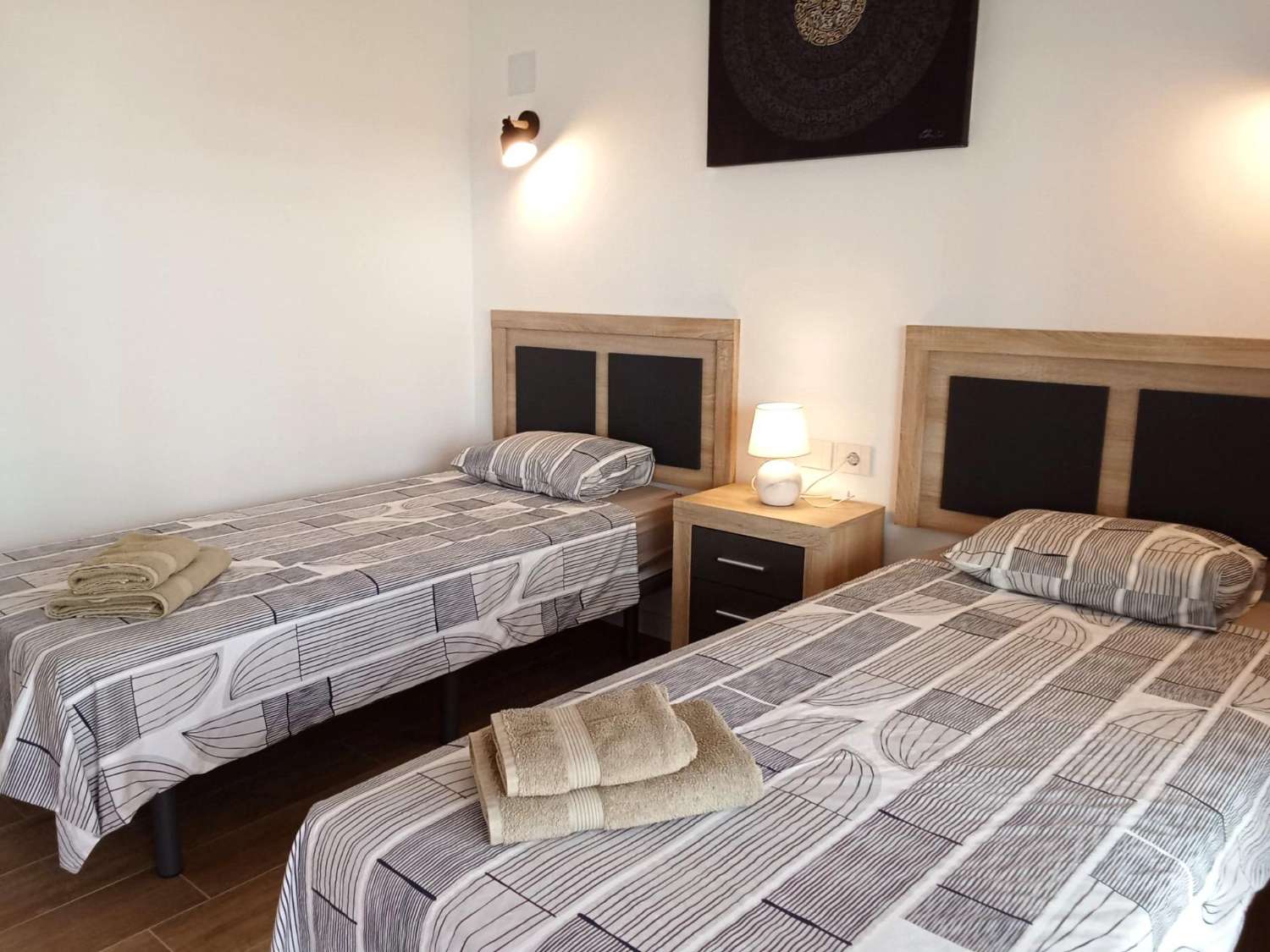 EXCLUSIVO APARTAMENTO EN PLANTA BAJA CON AMPLIO JARDÍN PRIVADO A PASOS DEL MAR EN PUNTA PRIMA