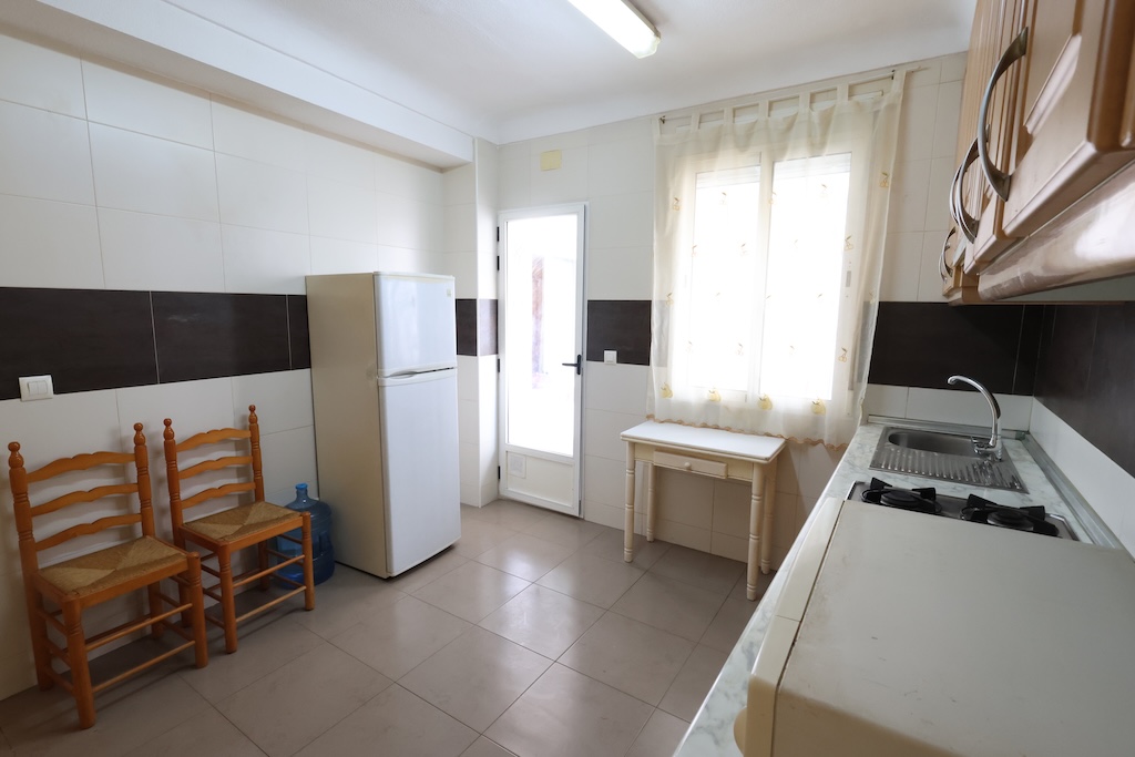 AMPLIO APARTAMENTO DE 3 DORMITORIOS CON 2 TERRAZAS Y ORIENTACIÓN SUR EN EL CENTRO DE TORREVIEJA
