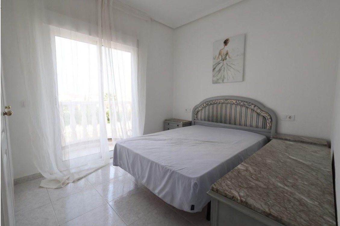 EXCLUSIVO DÚPLEX ESQUINA CON SOLÁRIUM, SÓTANO Y VISTAS AL MAR EN DOÑA PEPA – CIUDAD QUESADA