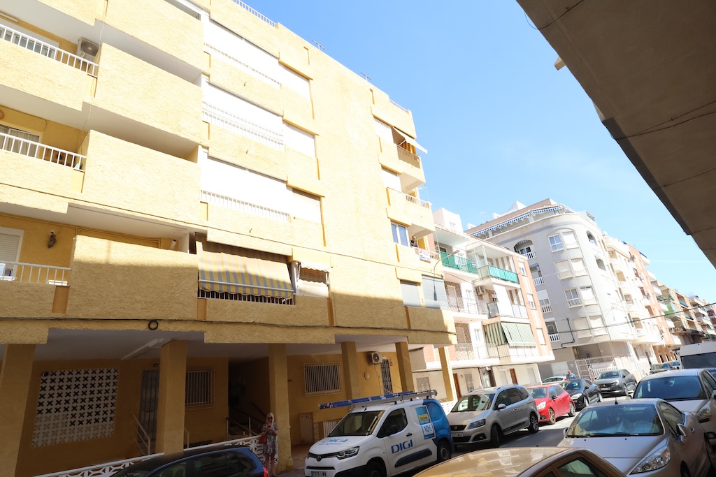 شقة زاوية مجددة رائعة مع إطلالات على البحر على بعد 100 متر من شاطئ أسيكون