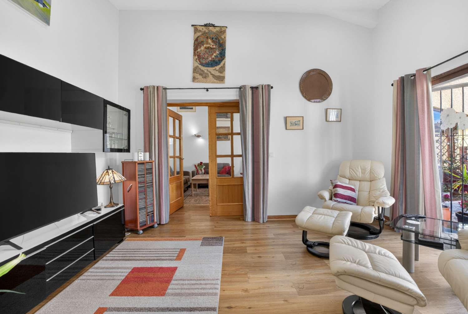 EXCLUSIVA VILLA DE DISEÑO CON PISCINA PRIVADA Y PLACAS SOLARES EN LOS ÁNGELES, TORREVIEJA