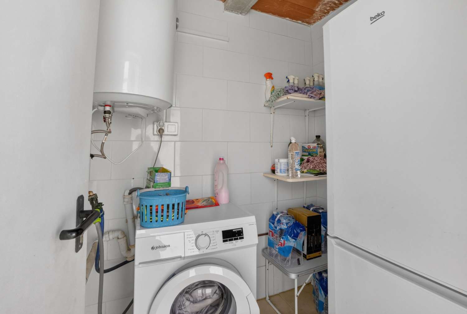 EXCLUSIVA VILLA DE DISEÑO CON PISCINA PRIVADA Y PLACAS SOLARES EN LOS ÁNGELES, TORREVIEJA