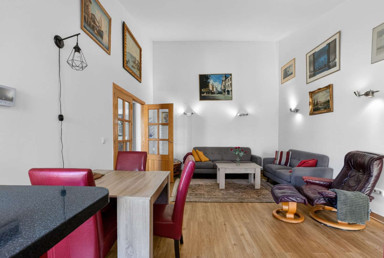 EXCLUSIVA VILLA DE DISEÑO CON PISCINA PRIVADA Y PLACAS SOLARES EN LOS ÁNGELES, TORREVIEJA