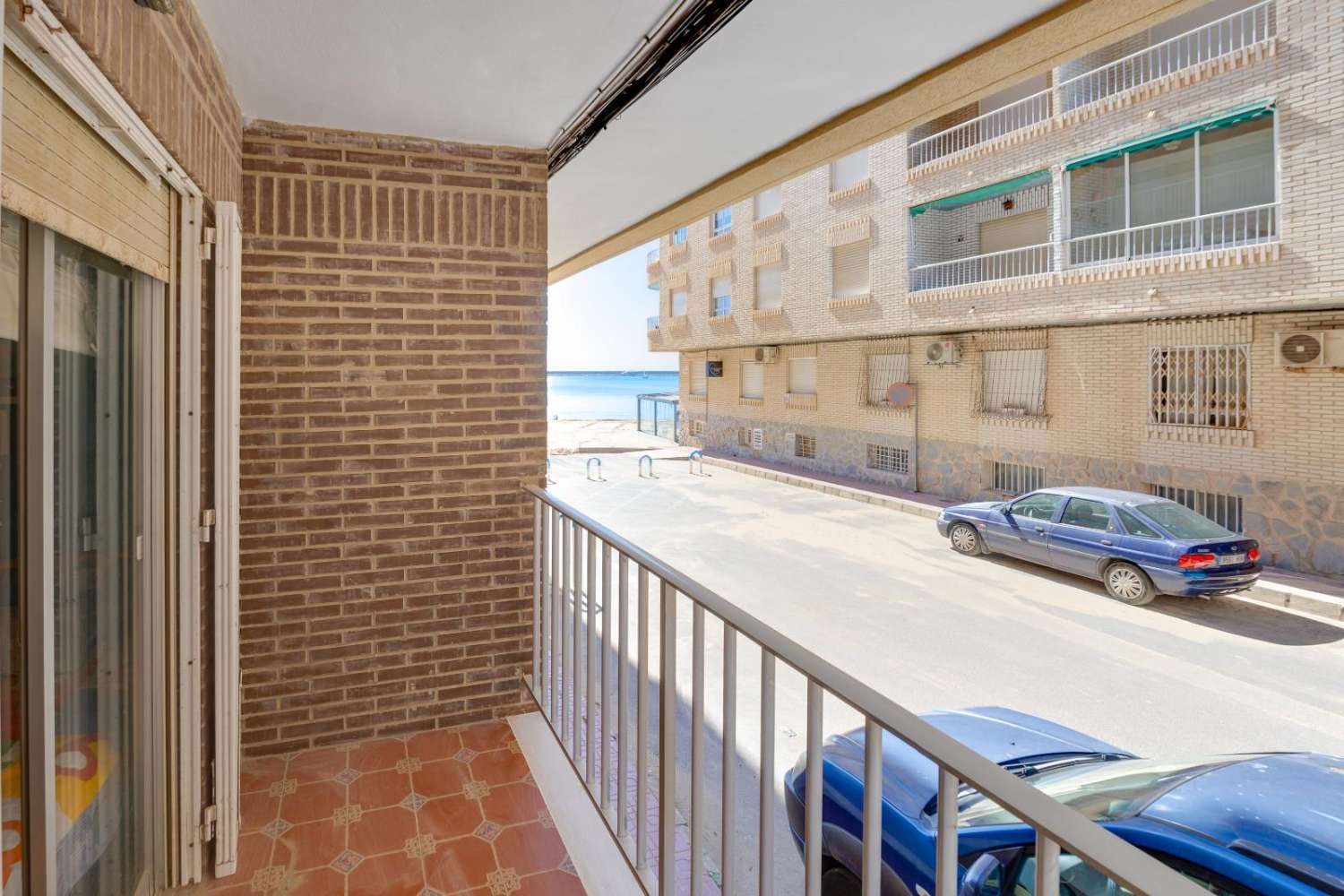 APARTAMENTO AMPLIO A 20 METROS DE LA PLAYA DEL ACEQUIÓN – ORIENTACIÓN SUR Y LISTO PARA ENTRAR A VIVIR
