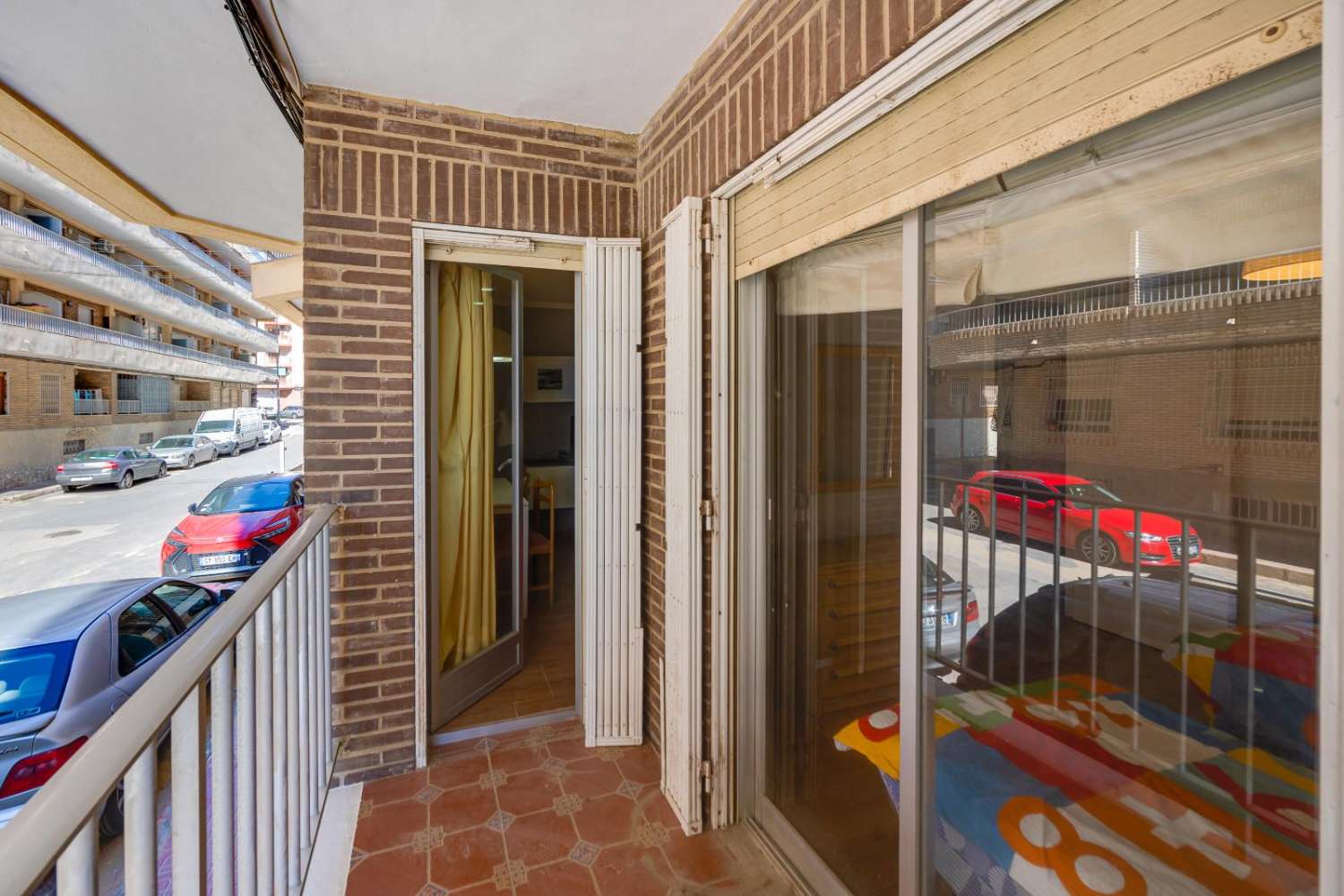 APARTAMENTO AMPLIO A 20 METROS DE LA PLAYA DEL ACEQUIÓN – ORIENTACIÓN SUR Y LISTO PARA ENTRAR A VIVIR