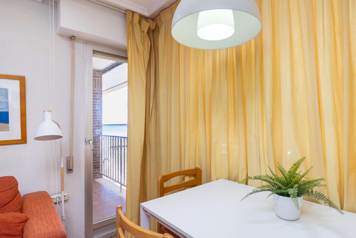 APARTAMENTO AMPLIO A 20 METROS DE LA PLAYA DEL ACEQUIÓN – ORIENTACIÓN SUR Y LISTO PARA ENTRAR A VIVIR