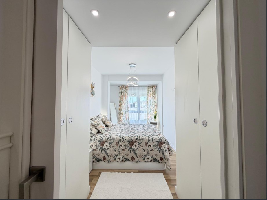 AMPLIO APARTAMENTO REFORMADO A 100 METROS DEL PUERTO Y PASEO MARÍTIMO DE TORREVIEJA