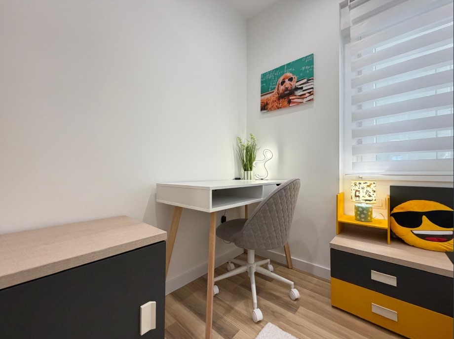 AMPLIO APARTAMENTO REFORMADO A 100 METROS DEL PUERTO Y PASEO MARÍTIMO DE TORREVIEJA