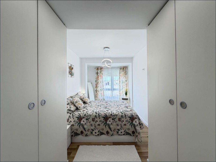 AMPLIO APARTAMENTO REFORMADO A 100 METROS DEL PUERTO Y PASEO MARÍTIMO DE TORREVIEJA