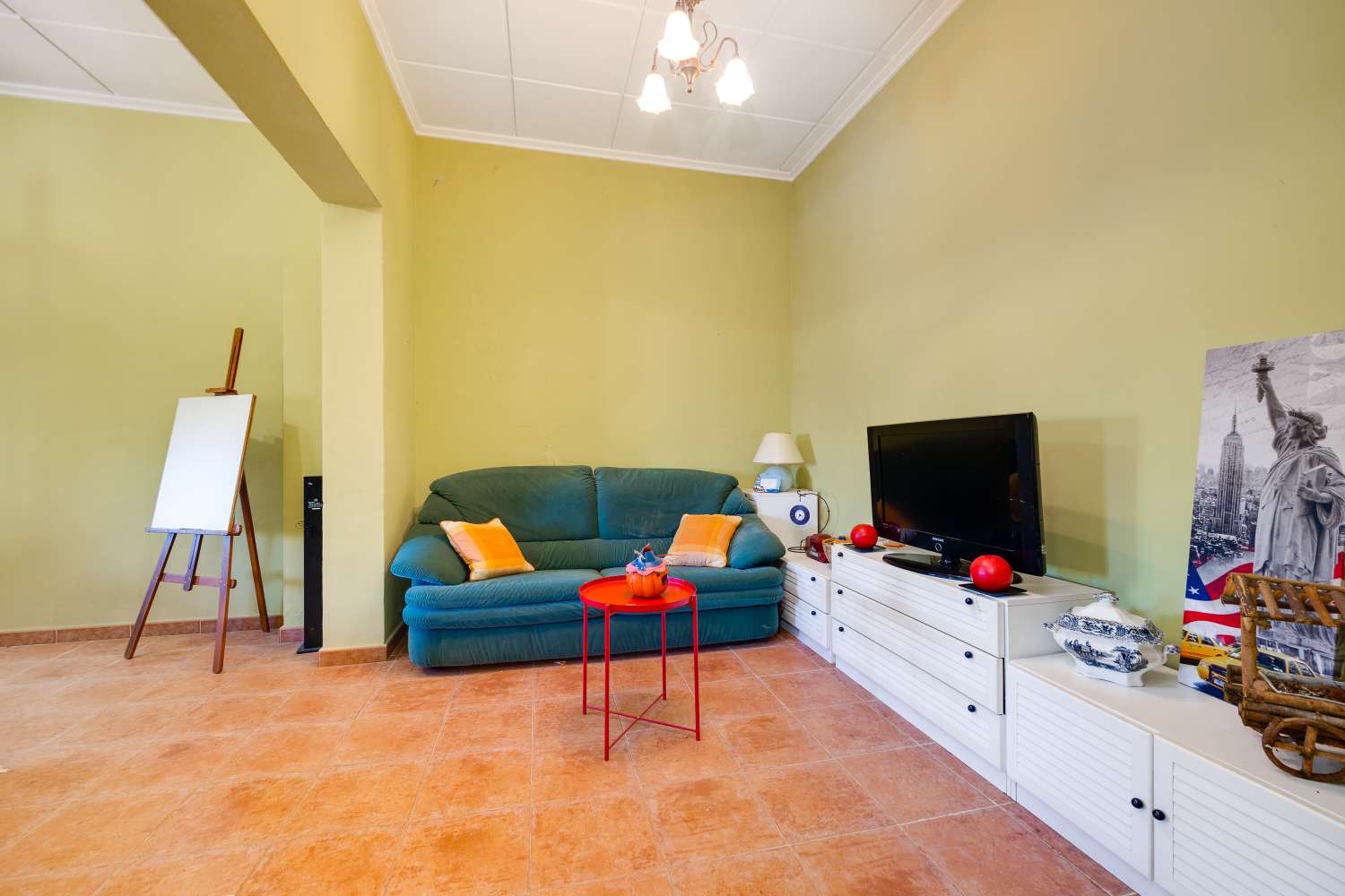EXCLUSIVA VILLA MEDITERRÁNEA CON PARCELA DE 1.250 M², PISCINA PRIVADA Y APARTAMENTO INDEPENDIENTE EN SAN MIGUEL DE SALINAS