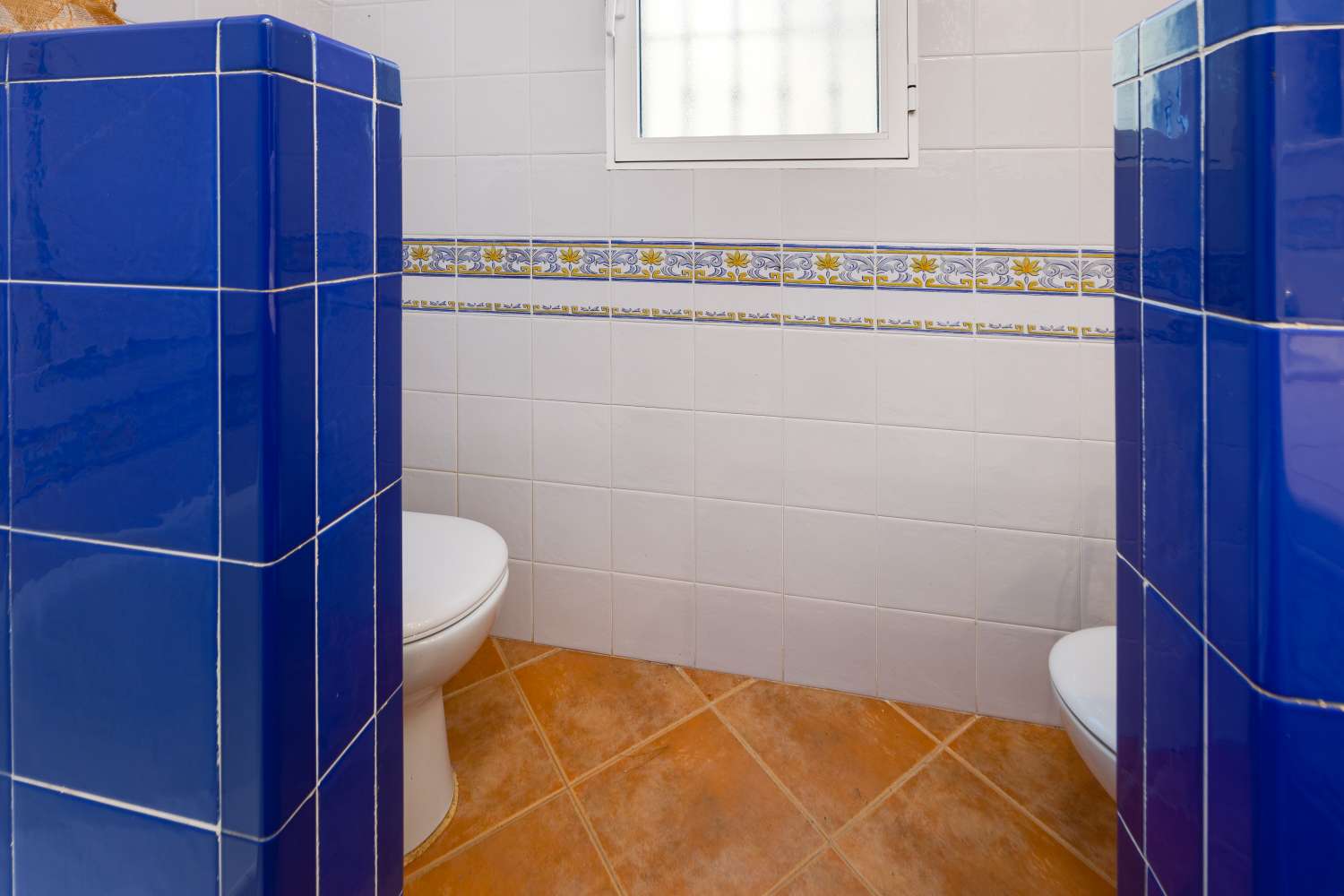 EXCLUSIVA VILLA MEDITERRÁNEA CON PARCELA DE 1.250 M², PISCINA PRIVADA Y APARTAMENTO INDEPENDIENTE EN SAN MIGUEL DE SALINAS