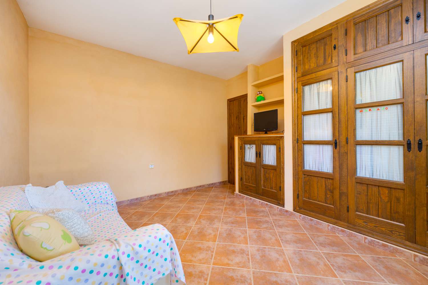 EXCLUSIVA VILLA MEDITERRÁNEA CON PARCELA DE 1.250 M², PISCINA PRIVADA Y APARTAMENTO INDEPENDIENTE EN SAN MIGUEL DE SALINAS