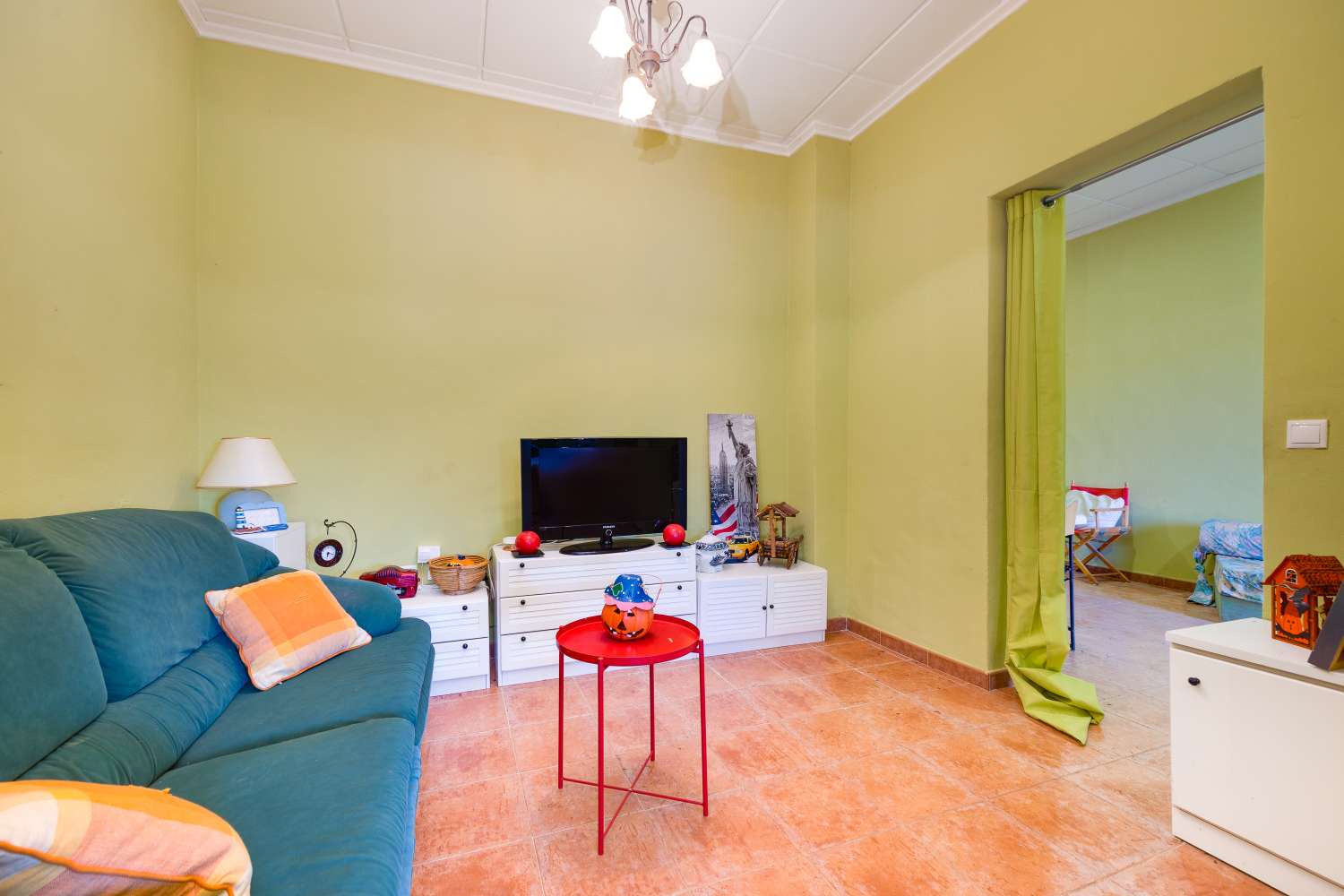 EXCLUSIVA VILLA MEDITERRÁNEA CON PARCELA DE 1.250 M², PISCINA PRIVADA Y APARTAMENTO INDEPENDIENTE EN SAN MIGUEL DE SALINAS