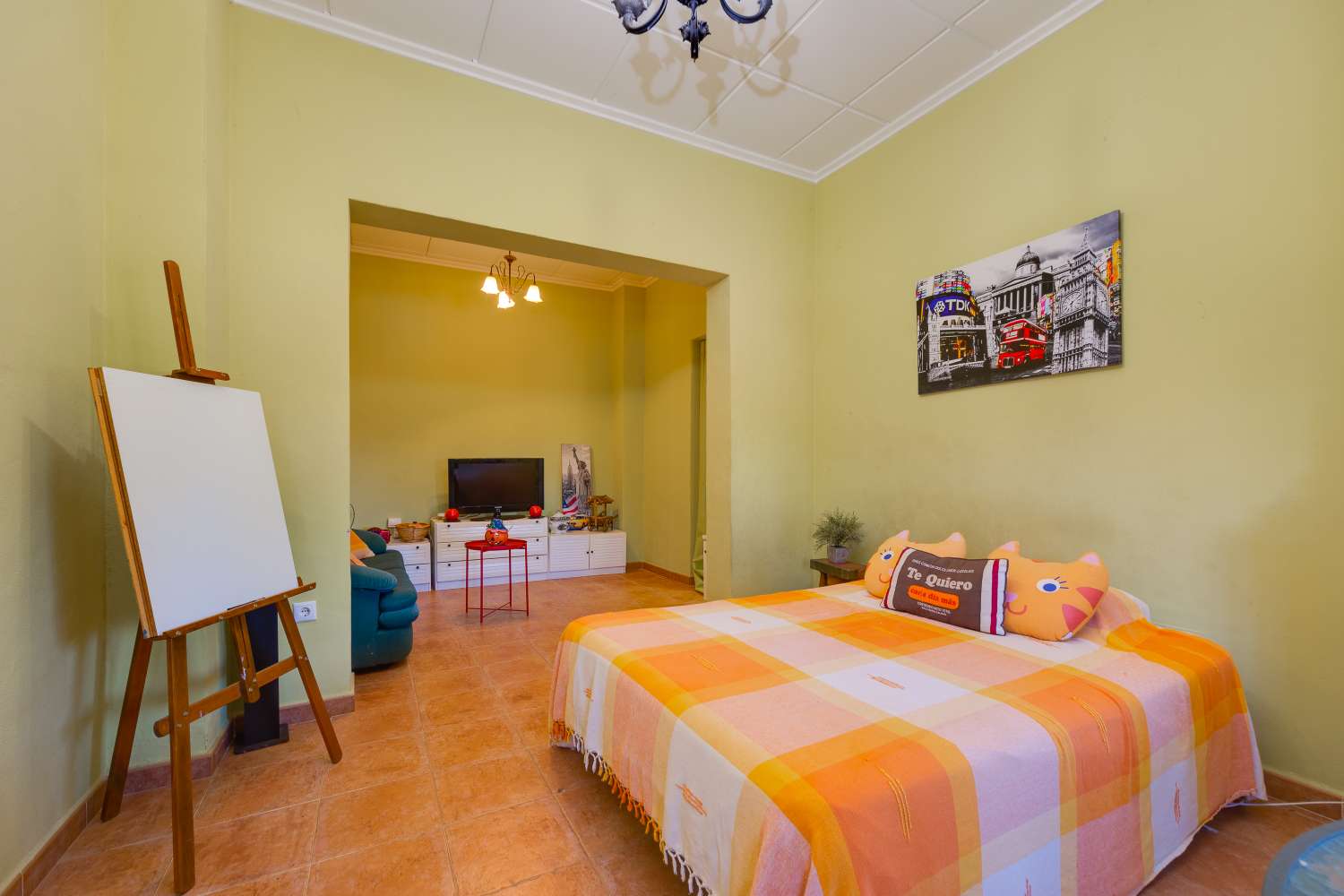 EXCLUSIVA VILLA MEDITERRÁNEA CON PARCELA DE 1.250 M², PISCINA PRIVADA Y APARTAMENTO INDEPENDIENTE EN SAN MIGUEL DE SALINAS