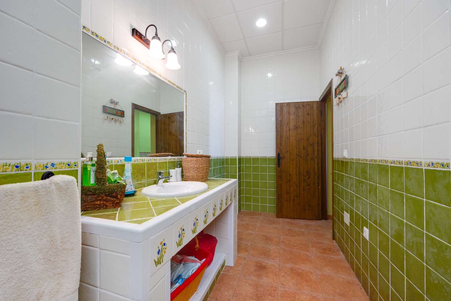 EXCLUSIVA VILLA MEDITERRÁNEA CON PARCELA DE 1.250 M², PISCINA PRIVADA Y APARTAMENTO INDEPENDIENTE EN SAN MIGUEL DE SALINAS