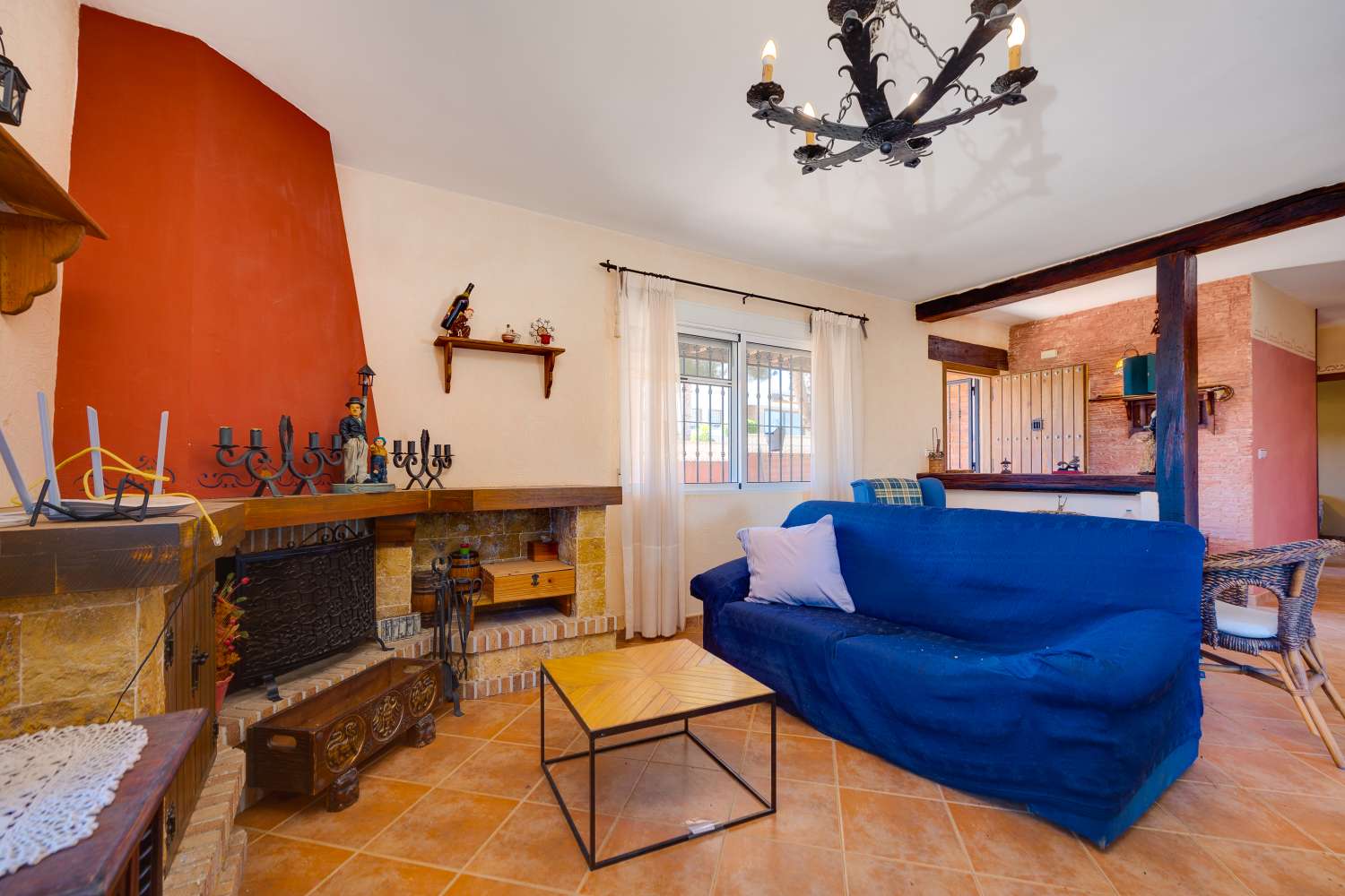 EXCLUSIVA VILLA MEDITERRÁNEA CON PARCELA DE 1.250 M², PISCINA PRIVADA Y APARTAMENTO INDEPENDIENTE EN SAN MIGUEL DE SALINAS