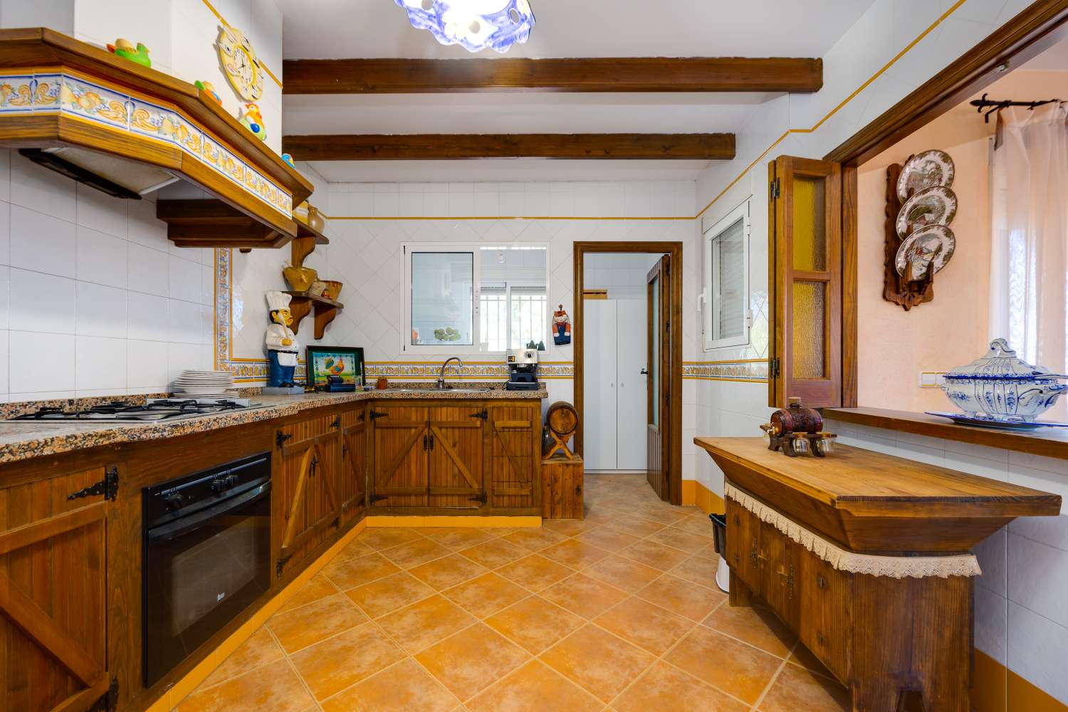 EXCLUSIVA VILLA MEDITERRÁNEA CON PARCELA DE 1.250 M², PISCINA PRIVADA Y APARTAMENTO INDEPENDIENTE EN SAN MIGUEL DE SALINAS