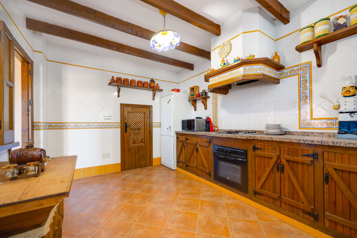 EXCLUSIVA VILLA MEDITERRÁNEA CON PARCELA DE 1.250 M², PISCINA PRIVADA Y APARTAMENTO INDEPENDIENTE EN SAN MIGUEL DE SALINAS