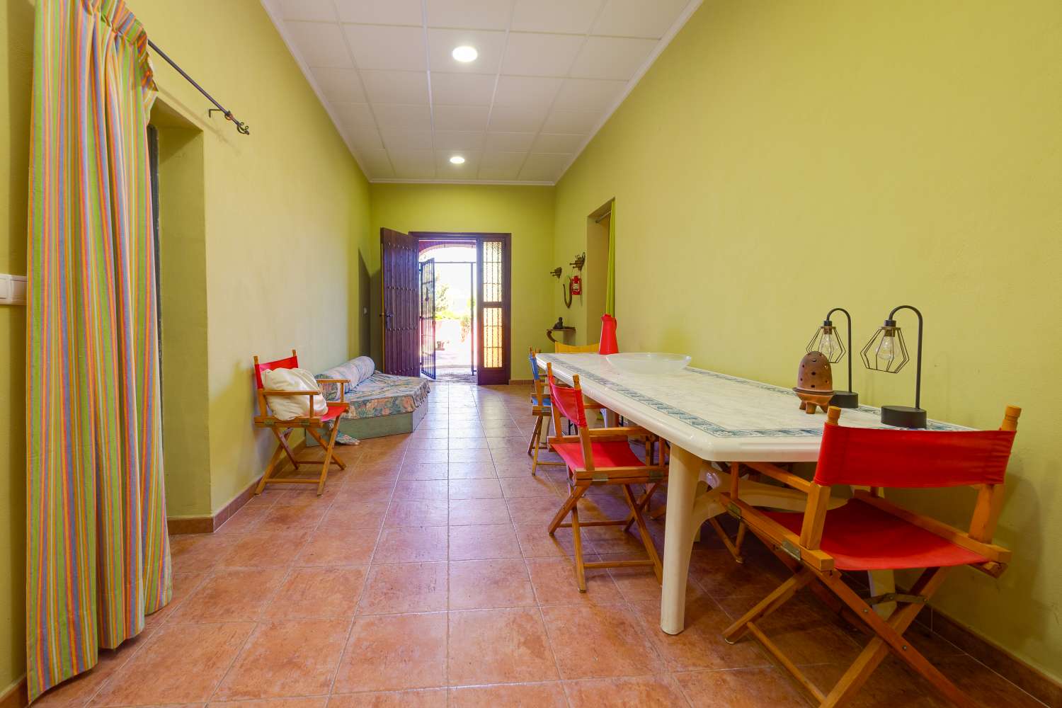 EXCLUSIVA VILLA MEDITERRÁNEA CON PARCELA DE 1.250 M², PISCINA PRIVADA Y APARTAMENTO INDEPENDIENTE EN SAN MIGUEL DE SALINAS