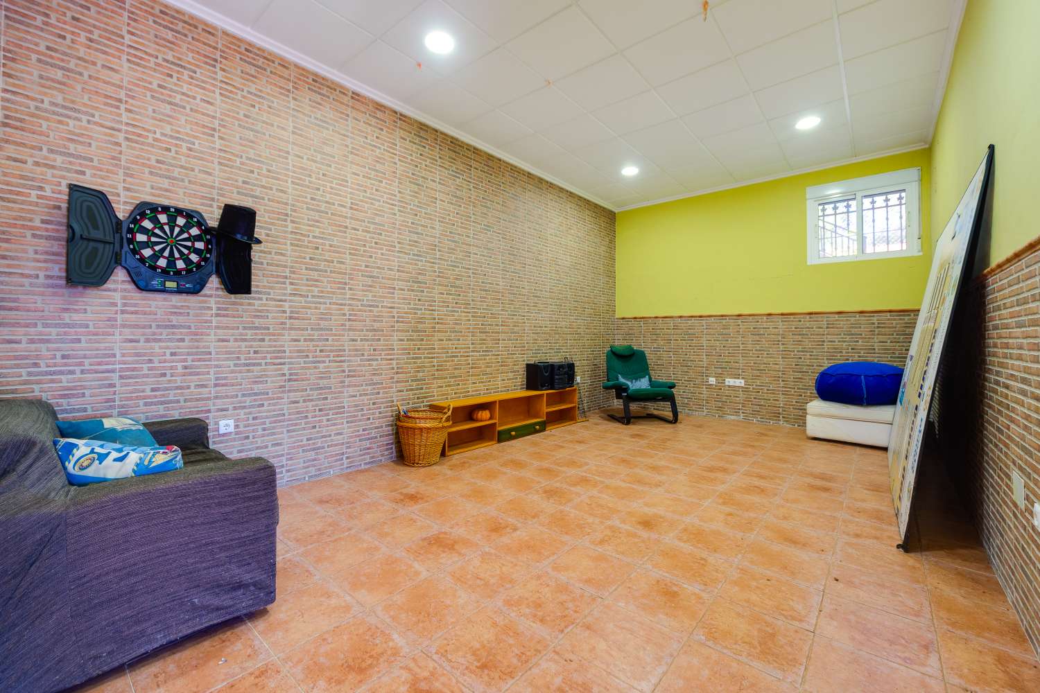 EXCLUSIVA VILLA MEDITERRÁNEA CON PARCELA DE 1.250 M², PISCINA PRIVADA Y APARTAMENTO INDEPENDIENTE EN SAN MIGUEL DE SALINAS