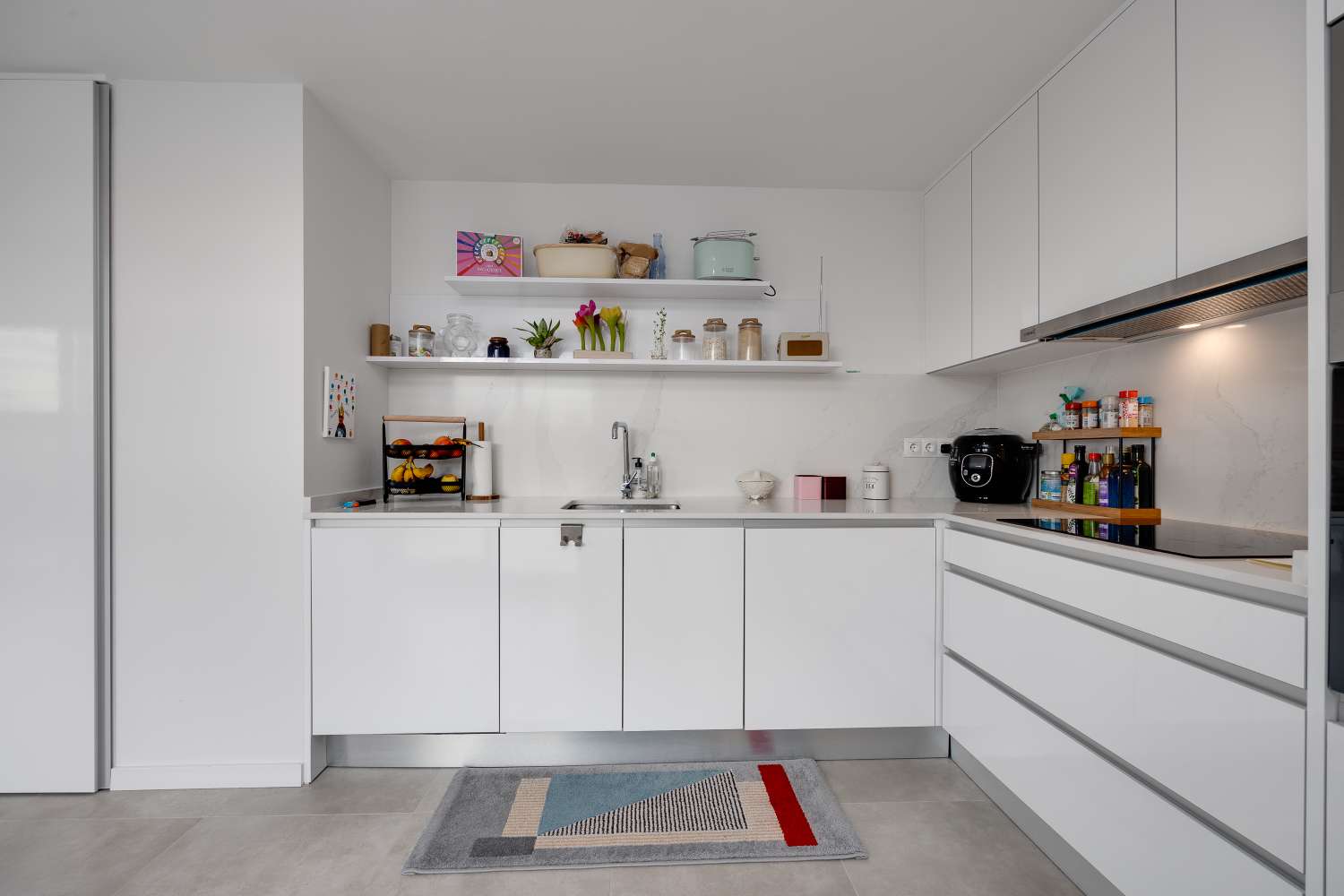 EXCLUSIVO ÁTICO DE LUJO EN CAMPOAMOR CON VISTAS AL MAR Y GRAN TERRAZA DE 45 M²
