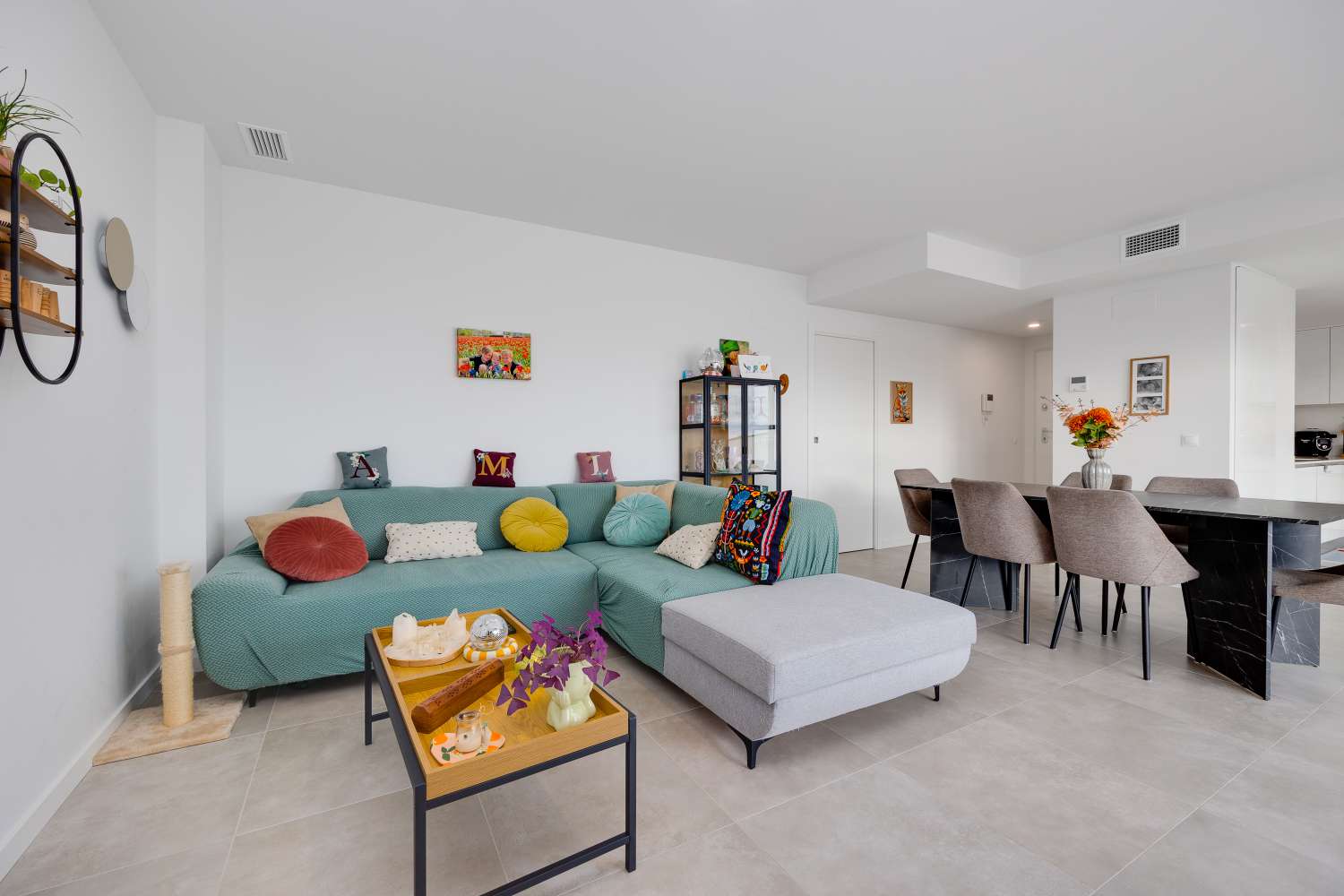 EXCLUSIVO ÁTICO DE LUJO EN CAMPOAMOR CON VISTAS AL MAR Y GRAN TERRAZA DE 45 M²