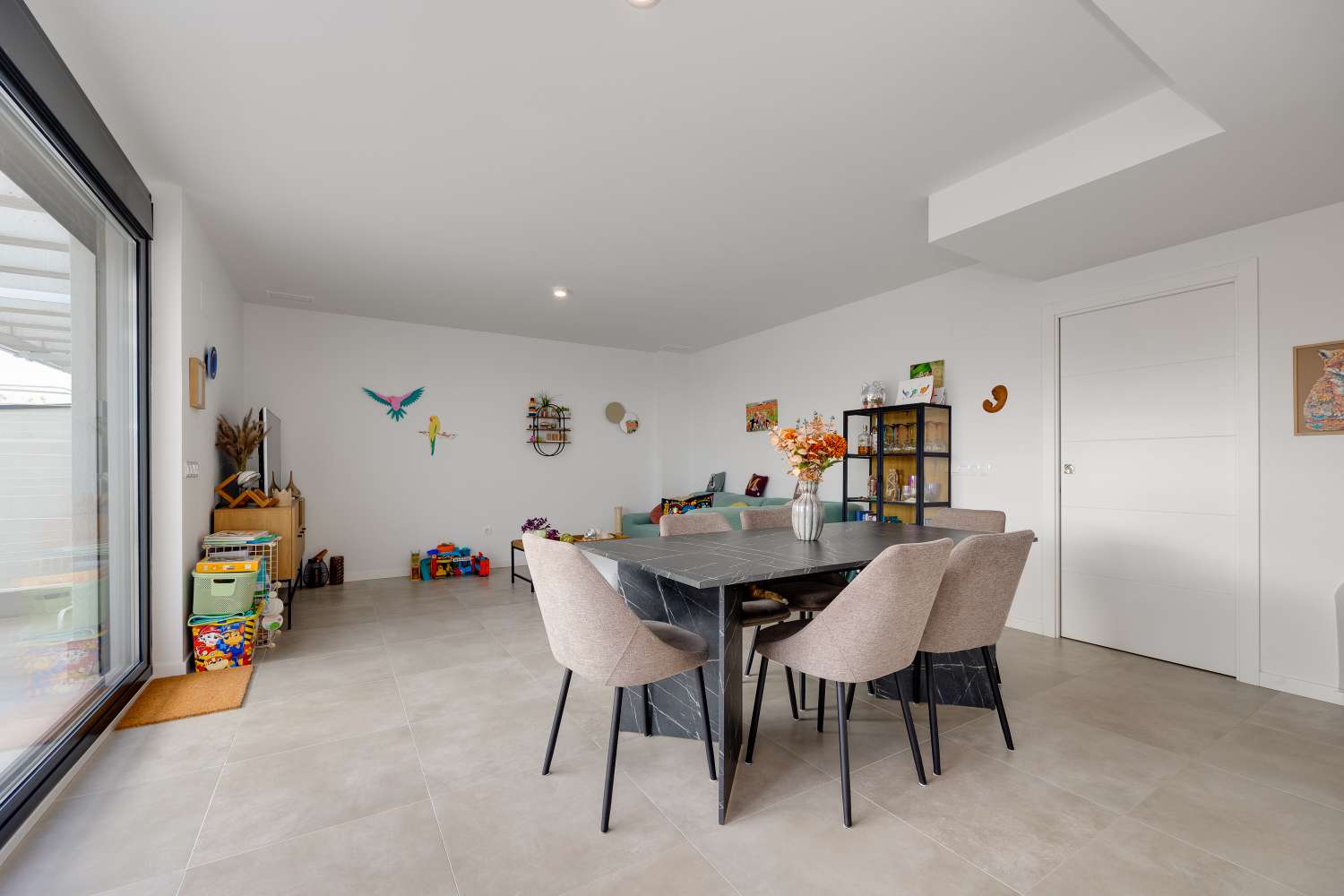 EXCLUSIVO ÁTICO DE LUJO EN CAMPOAMOR CON VISTAS AL MAR Y GRAN TERRAZA DE 45 M²