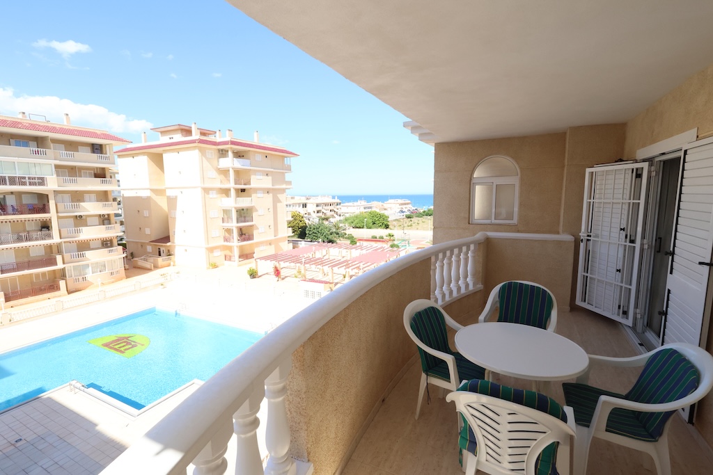 APARTAMENTO CON VISTAS AL MAR Y GARAJE A SOLO 200 METROS DE LA PLAYA DE LA MATA – RESIDENCIAL VIÑA MAR VII