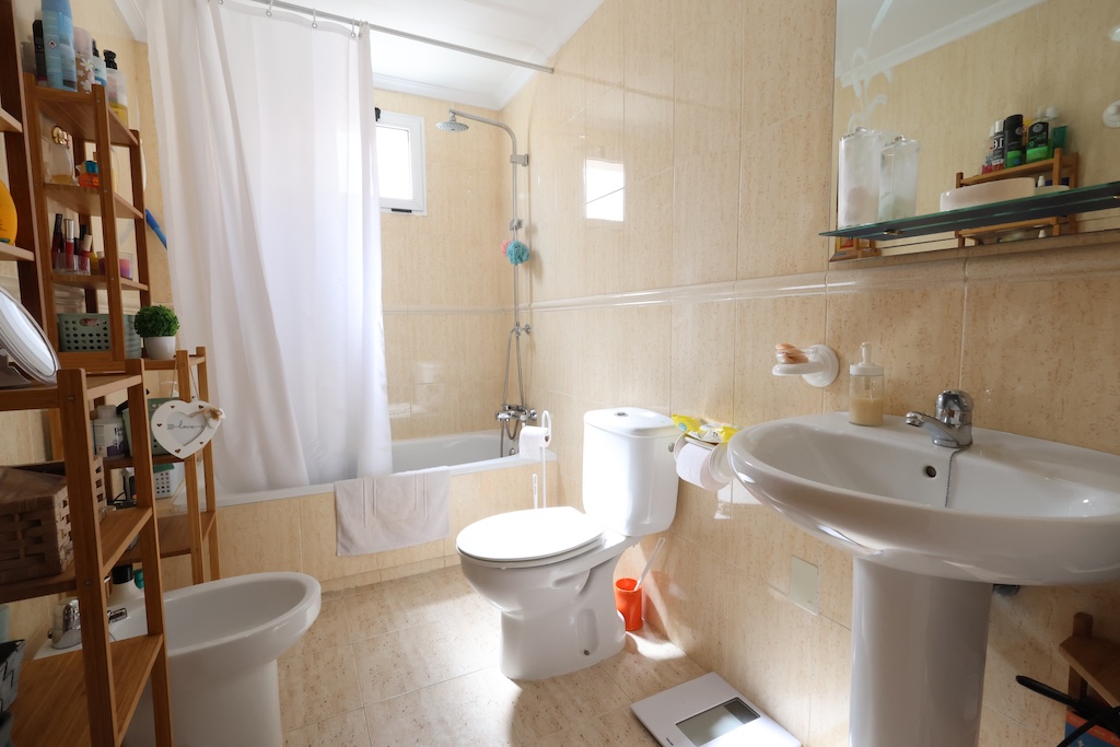 APARTAMENTO CON VISTAS AL MAR Y GARAJE A SOLO 200 METROS DE LA PLAYA DE LA MATA – RESIDENCIAL VIÑA MAR VII
