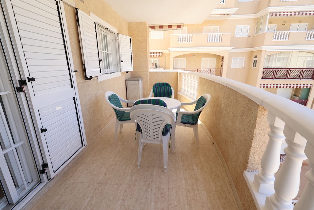 APARTAMENTO CON VISTAS AL MAR Y GARAJE A SOLO 200 METROS DE LA PLAYA DE LA MATA – RESIDENCIAL VIÑA MAR VII