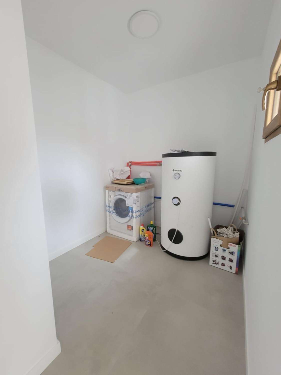 EXCLUSIVA VILLA MODERNA TOTALMENTE REFORMADA CON PISCINA PRIVADA EN CABO ROIG A 600 METROS DE LA PLAYA