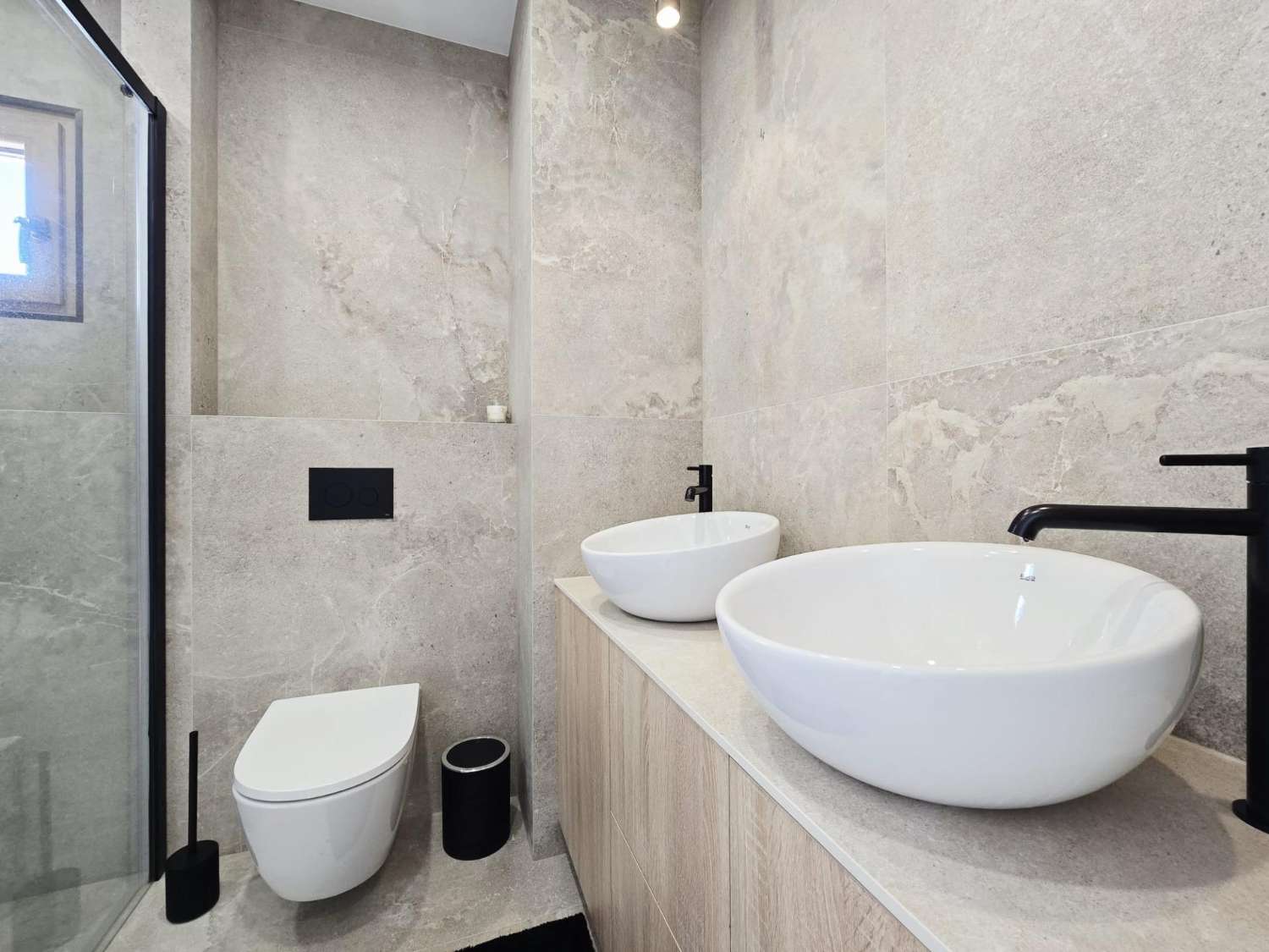 EXCLUSIVA VILLA MODERNA TOTALMENTE REFORMADA CON PISCINA PRIVADA EN CABO ROIG A 600 METROS DE LA PLAYA