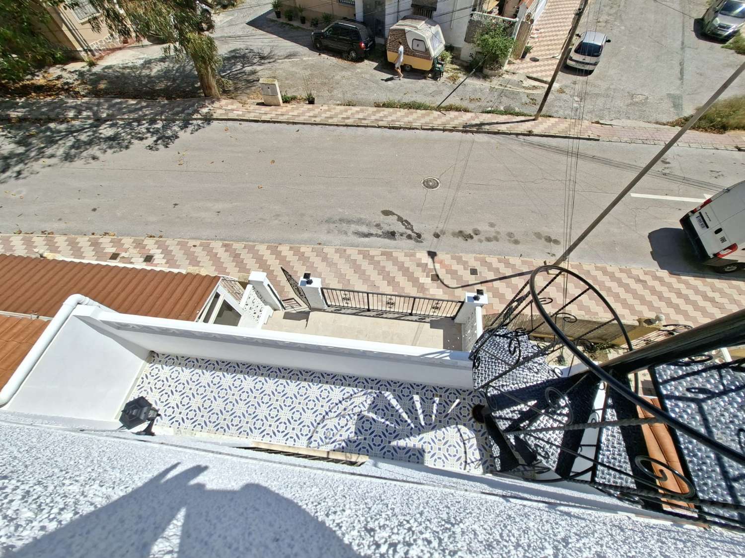 BUNGALOW ADOSADO CON SOLÁRIUM PRIVADO, JARDÍN Y VIVIENDA LISTA PARA ENTRAR A VIVIR