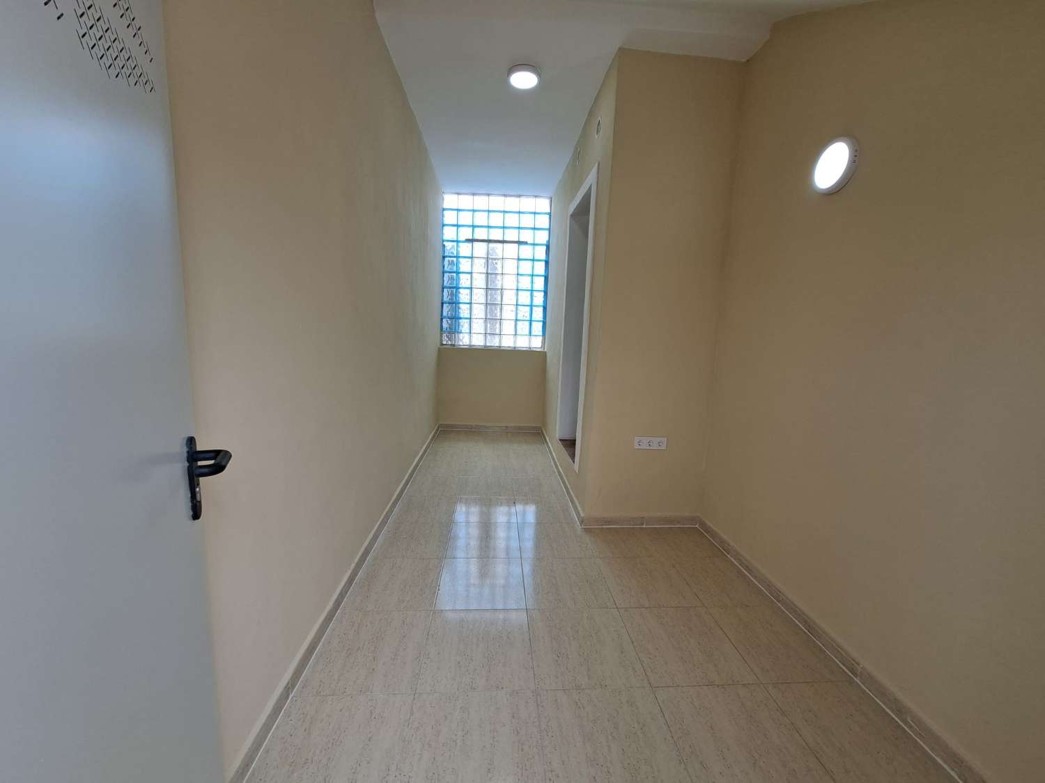 BUNGALOW TOTALMENTE REFORMADO CON JARDÍN PRIVADO, BARBACOA, TRASTERO Y PISCINA COMUNITARIA