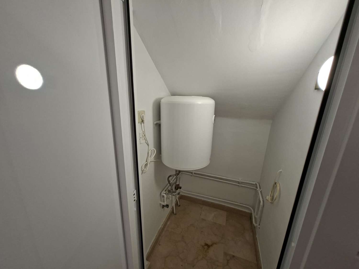 BUNGALOW EN ORIHUELA COSTA CON GRAN SOLÁRIUM PRIVADO Y 2 DORMITORIOS