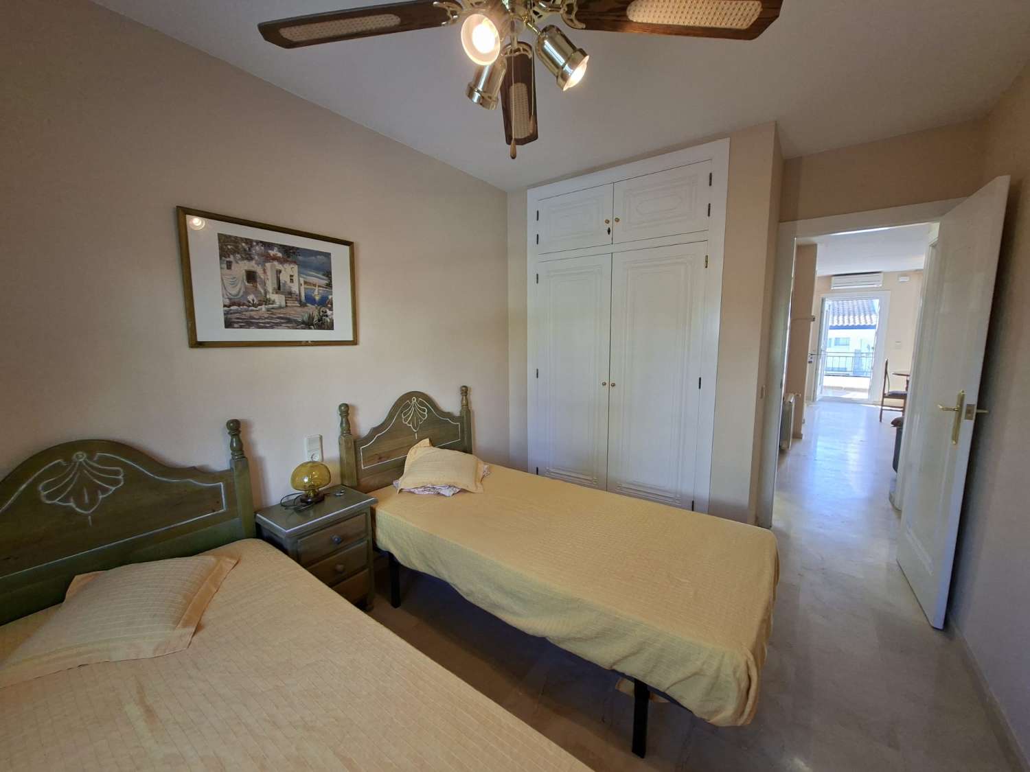 BUNGALOW EN ORIHUELA COSTA CON GRAN SOLÁRIUM PRIVADO Y 2 DORMITORIOS