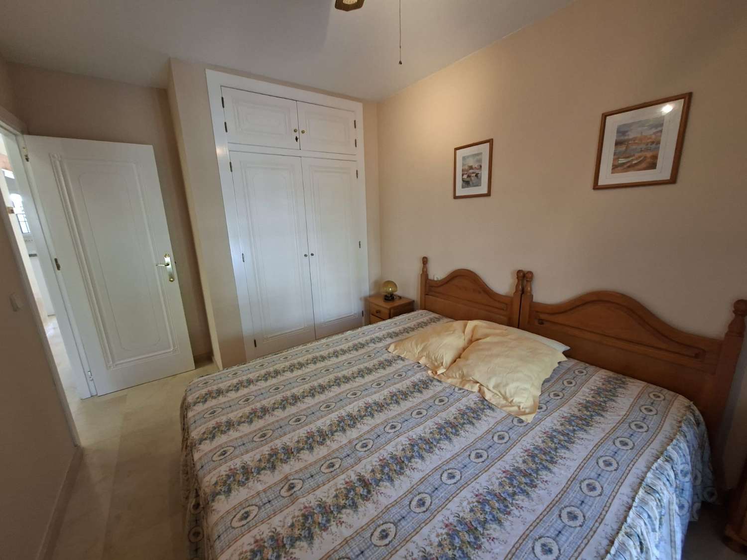 BUNGALOW EN ORIHUELA COSTA CON GRAN SOLÁRIUM PRIVADO Y 2 DORMITORIOS