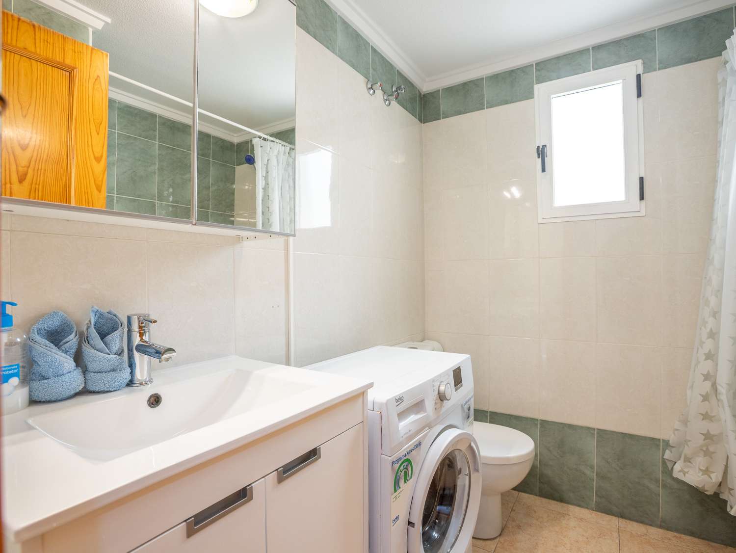 APARTAMENTO ORIENTACIÓN SUR EN EL CENTRO, CON PISCINA Y A SOLO 1 KM DE LA PLAYA