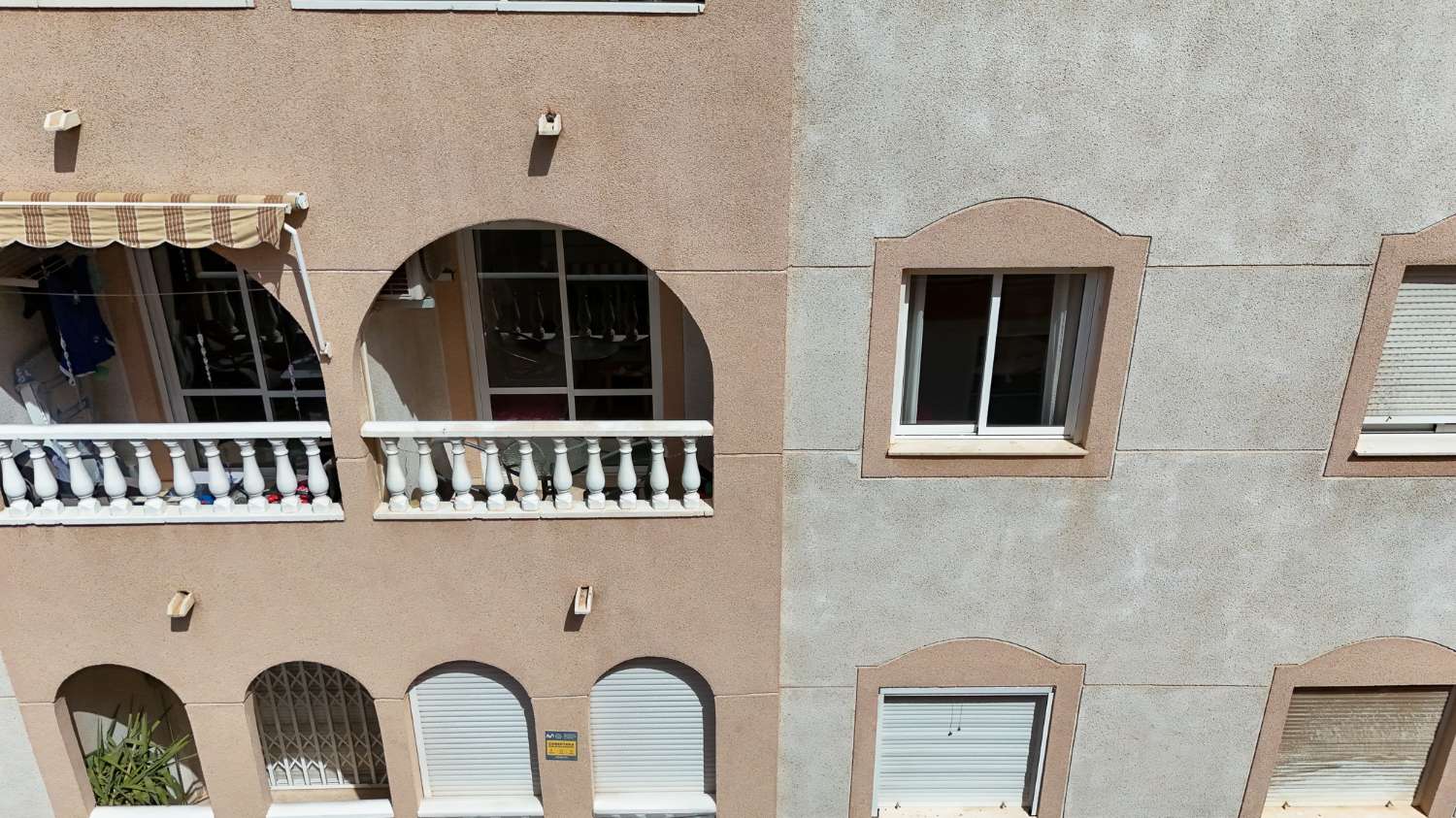 APARTAMENTO ORIENTACIÓN SUR EN EL CENTRO, CON PISCINA Y A SOLO 1 KM DE LA PLAYA