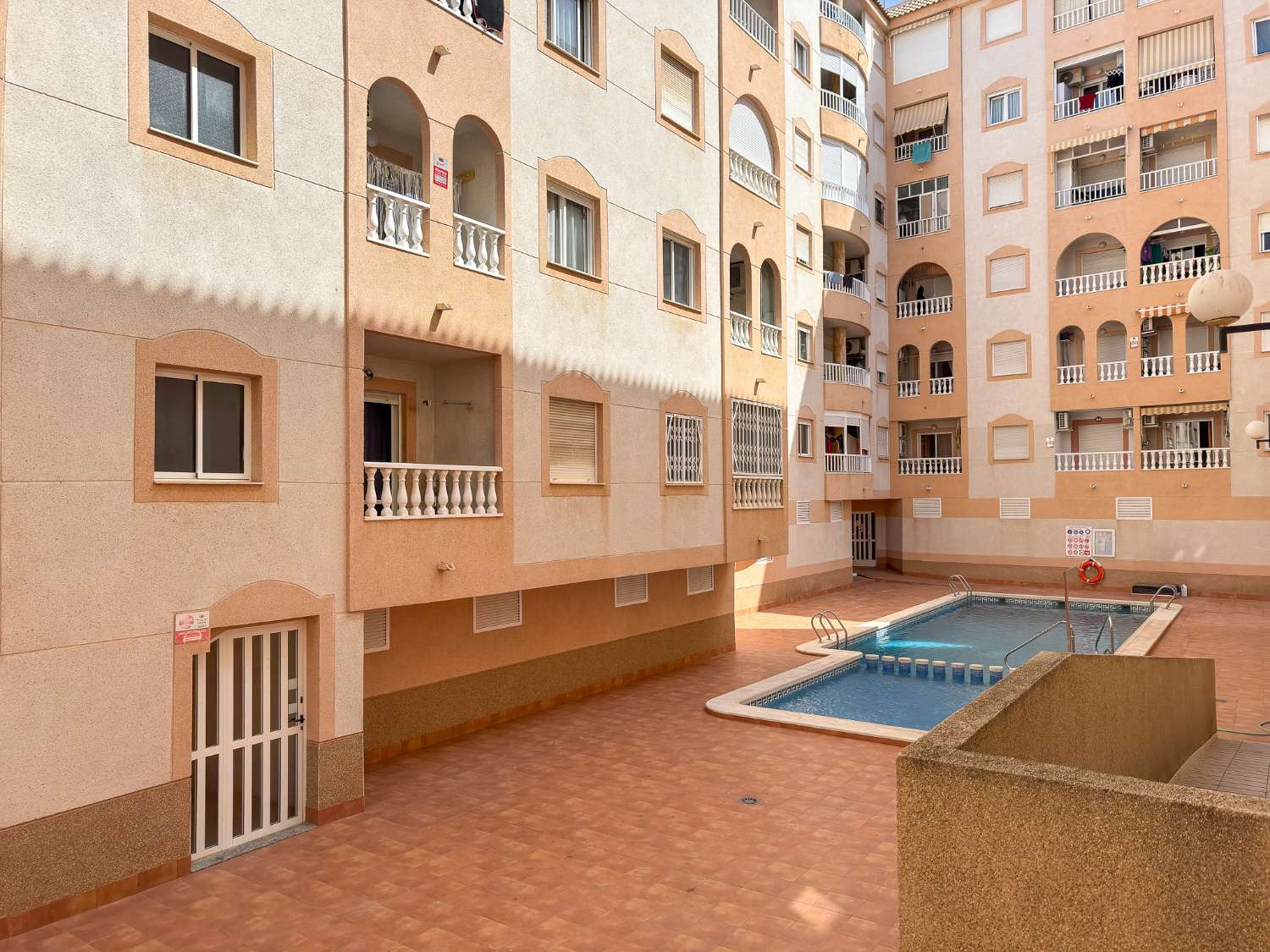 APARTAMENTO ORIENTACIÓN SUR EN EL CENTRO, CON PISCINA Y A SOLO 1 KM DE LA PLAYA