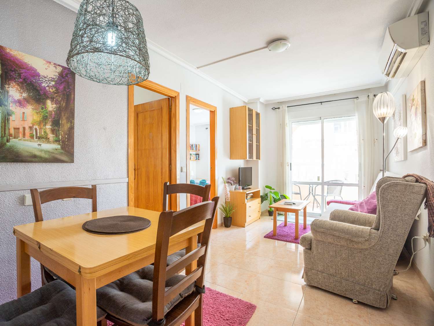 APARTAMENTO ORIENTACIÓN SUR EN EL CENTRO, CON PISCINA Y A SOLO 1 KM DE LA PLAYA