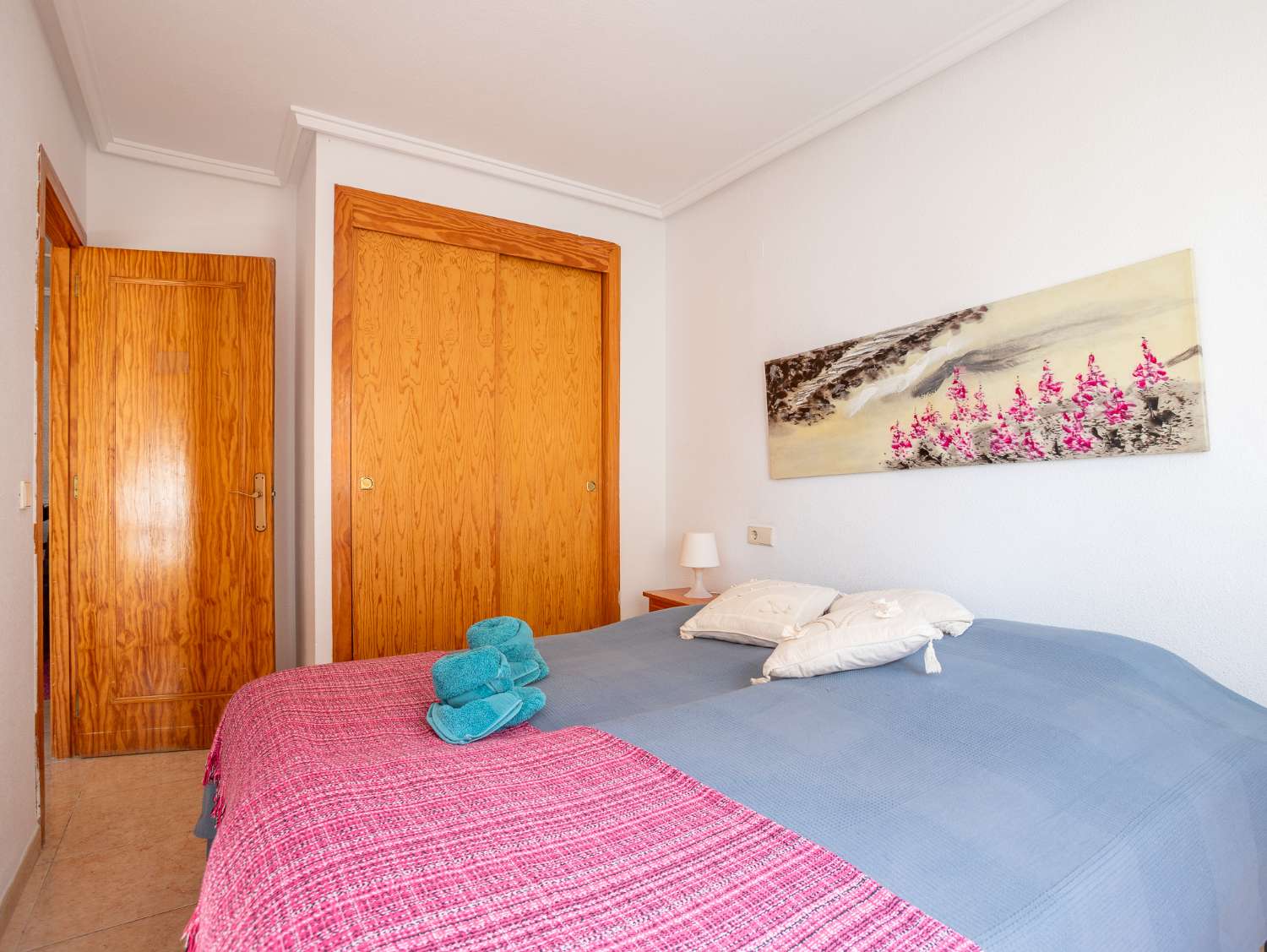 APARTAMENTO ORIENTACIÓN SUR EN EL CENTRO, CON PISCINA Y A SOLO 1 KM DE LA PLAYA