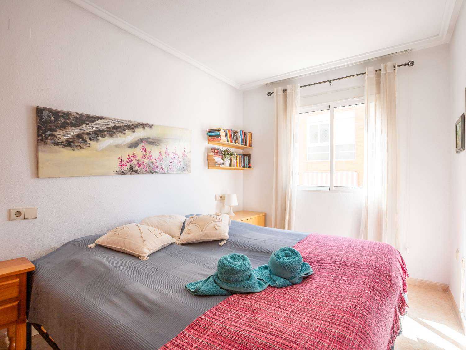 APARTAMENTO ORIENTACIÓN SUR EN EL CENTRO, CON PISCINA Y A SOLO 1 KM DE LA PLAYA