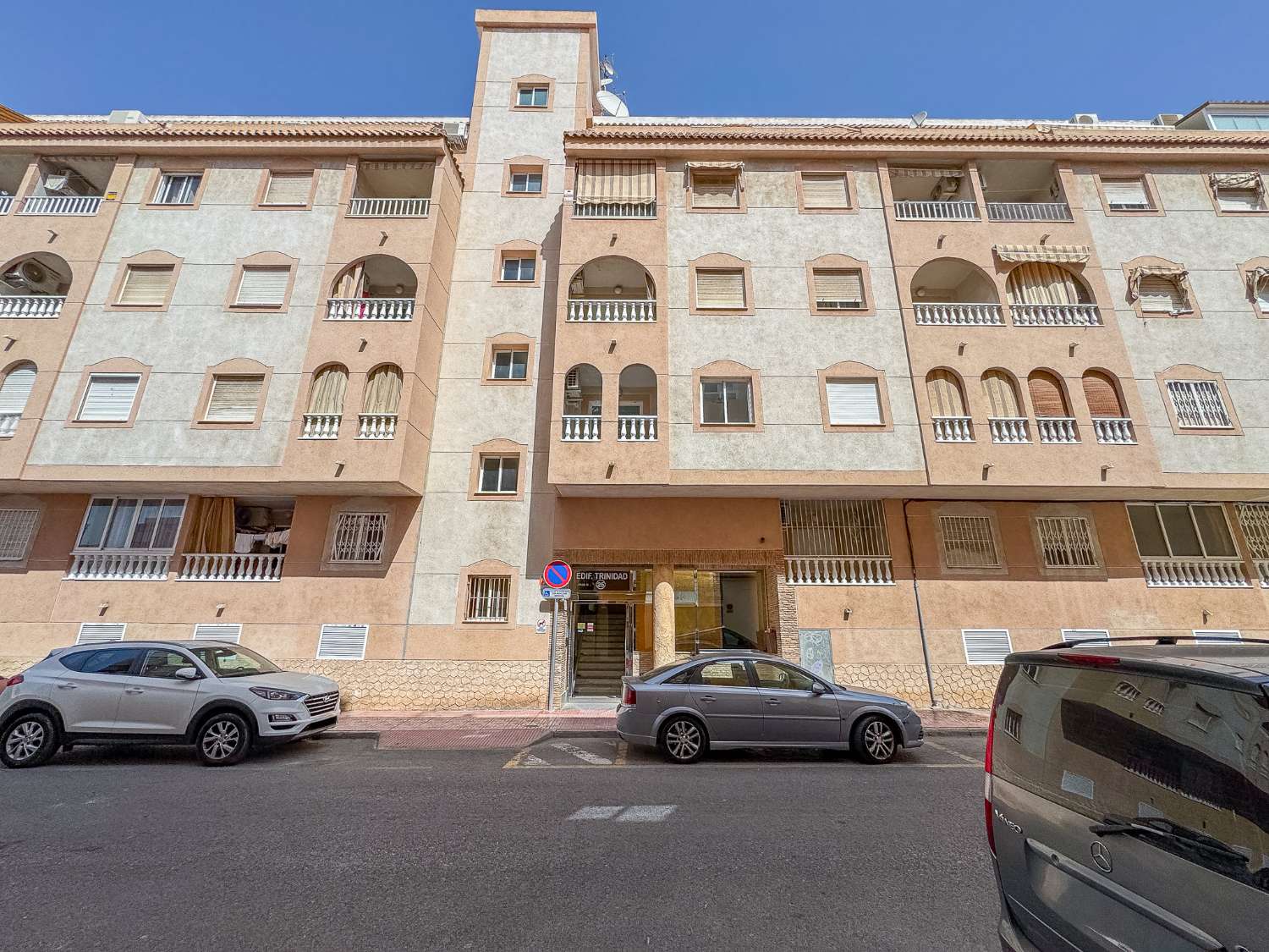 APARTAMENTO ORIENTACIÓN SUR EN EL CENTRO, CON PISCINA Y A SOLO 1 KM DE LA PLAYA