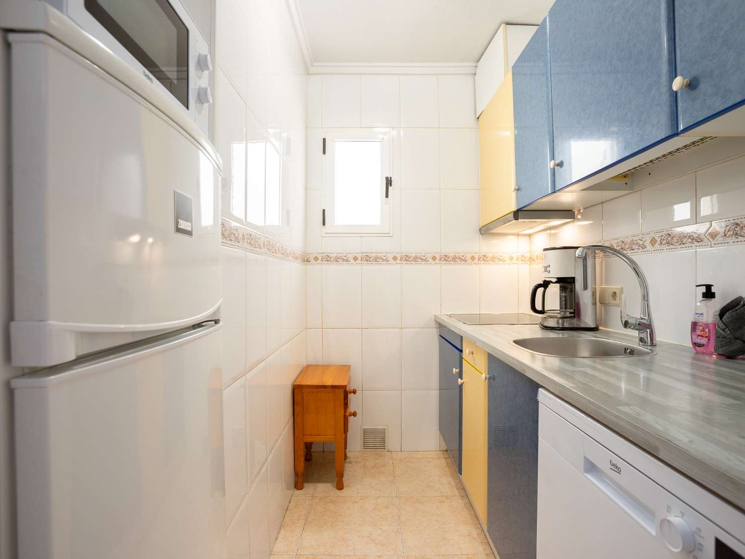 APARTAMENTO ORIENTACIÓN SUR EN EL CENTRO, CON PISCINA Y A SOLO 1 KM DE LA PLAYA