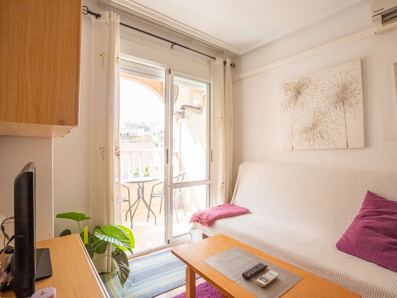 APARTAMENTO ORIENTACIÓN SUR EN EL CENTRO, CON PISCINA Y A SOLO 1 KM DE LA PLAYA