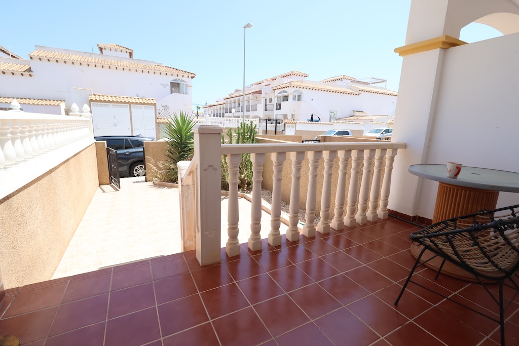 DÚPLEX ORIENTACIÓN SUR CON SOLÁRIUM, GARAJE Y PISCINA COMUNITARIA EN PUNTA PRIMA – LA CIÑUELICA