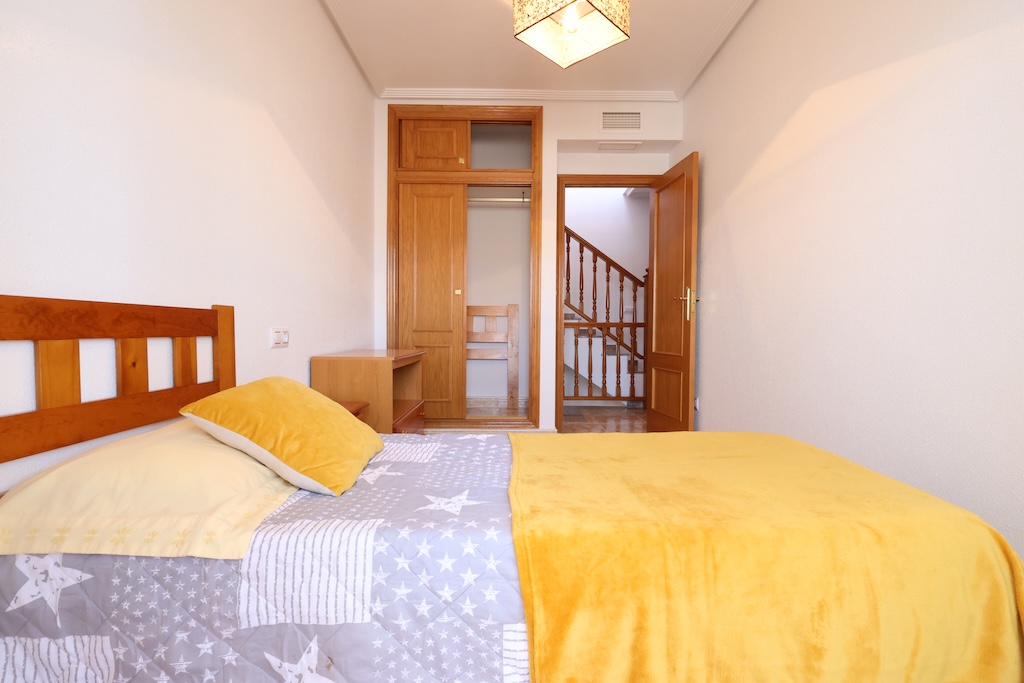 DÚPLEX ORIENTACIÓN SUR CON SOLÁRIUM, GARAJE Y PISCINA COMUNITARIA EN PUNTA PRIMA – LA CIÑUELICA